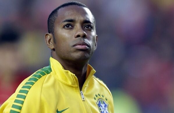 Robinho foi condenado a nove anos de prisão por estupro