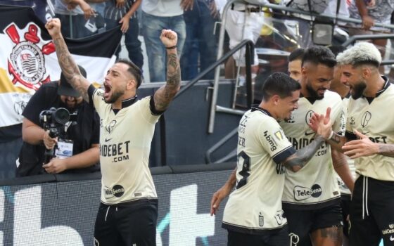 Maycon pode estar de saída do Corinthians