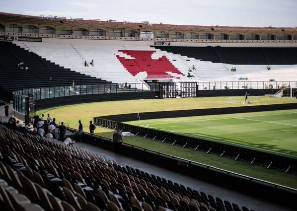 PM e preso por assistir jogo do Vasco