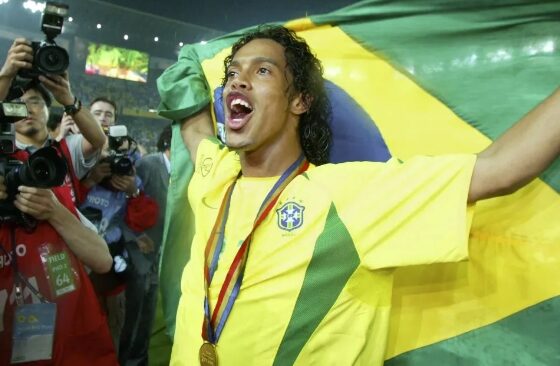 Ronaldinho Gaúcho é pentacampeão do mundo