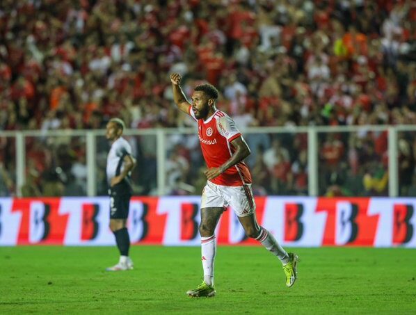 Internacional vence corinthians no Brasileirao