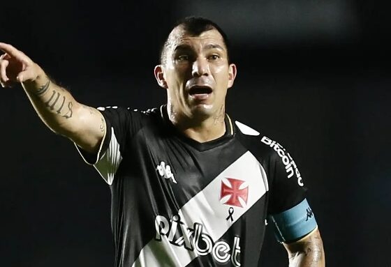 Medel não é mais jogador do Vasco