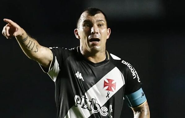 Medel não é mais jogador do Vasco