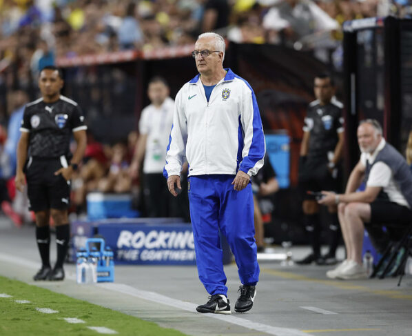 Dorival diz ver saldo positivo apos eliminacao do Brasil