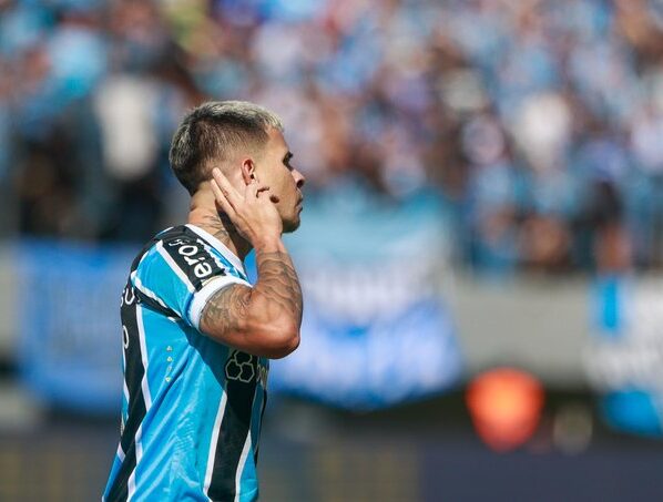 Gremio vence Vitoria no Brasileirao