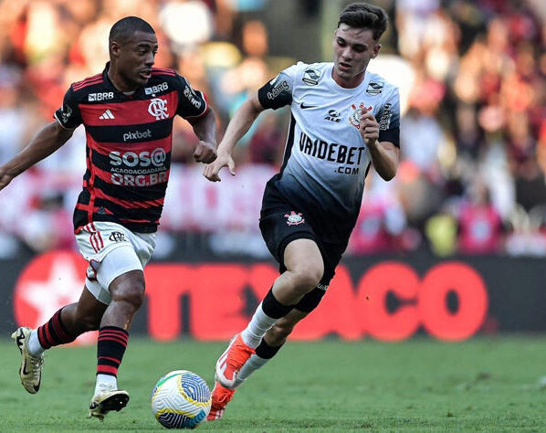 Corinthians e Flamengo se enfrentam no Brasileirao