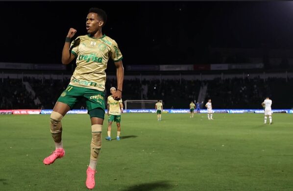 Estevão brilhou na goleada do Palmeiras