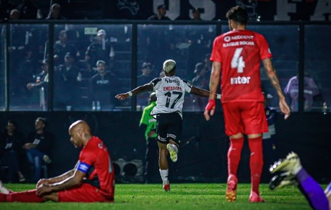 Vasco vira para cima do Athletico