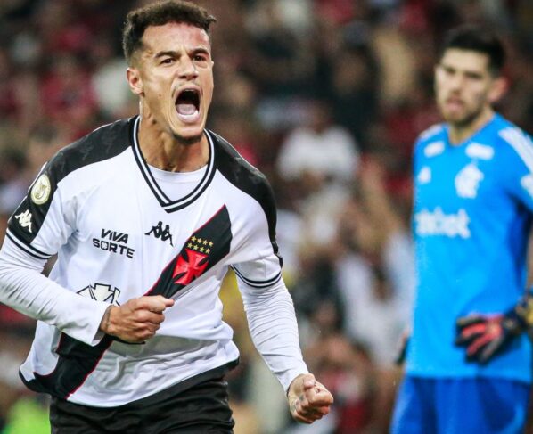 Coutinho marca pelo Vasco após 14 anos