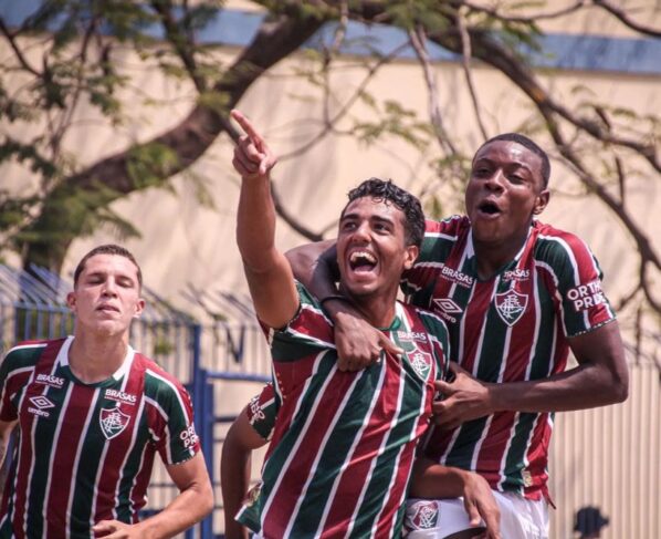 Fluminense bate o Flamengo no Brasileirao sub 17