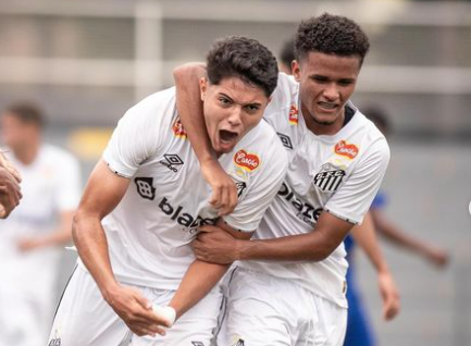 Santos e Botafogo avancam no Brasileiro sub 17