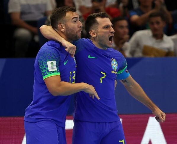 Seleção de Futsal vence Ucrânia e é finalista da Copa do Mundo